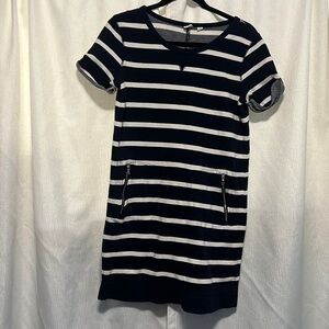 3/$20 Gap xs  striped dress with pockets